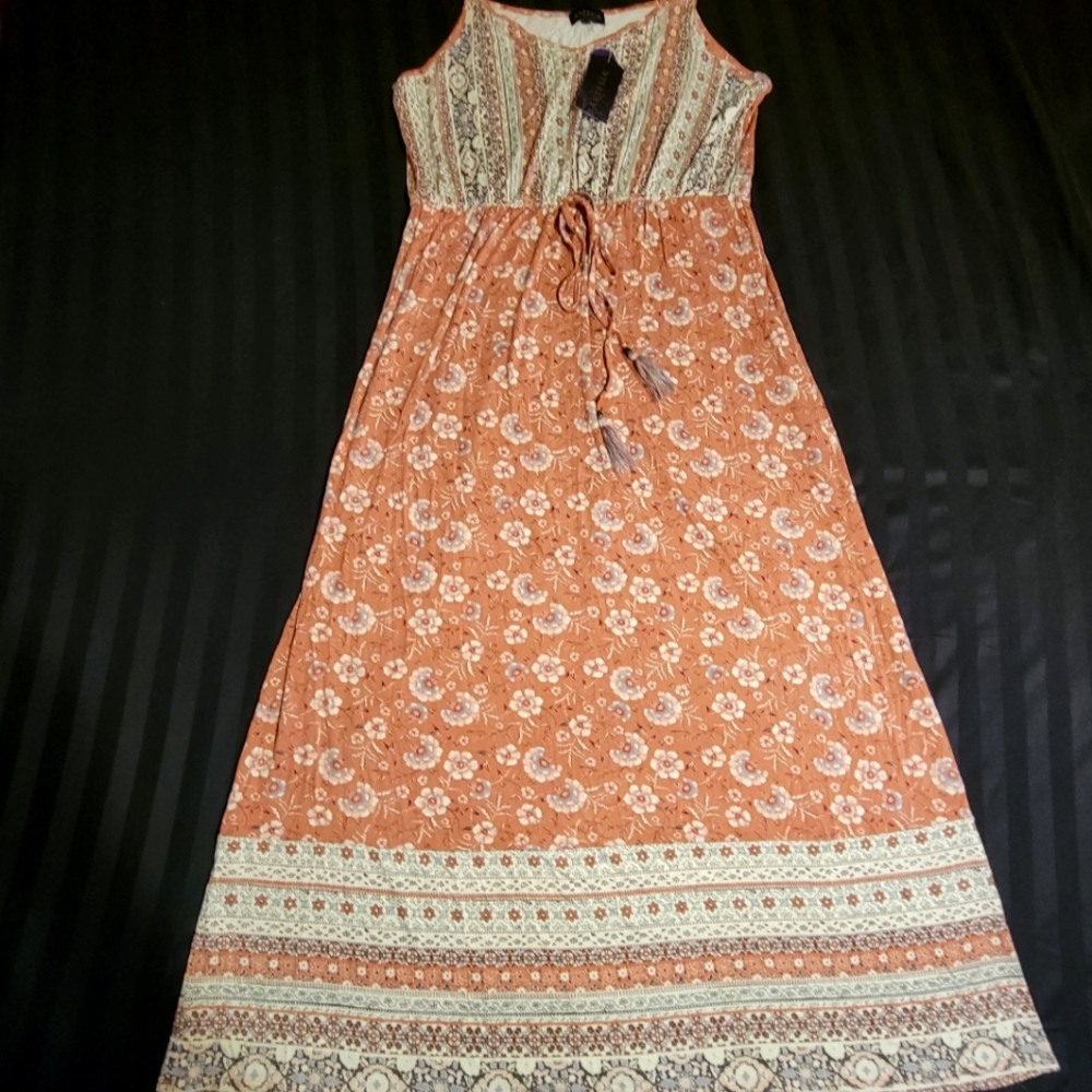 *NWT* Artesia Pink Floral Maxi Dress
